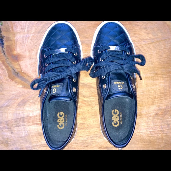 Women’s G by GUESS size 71/2 sneakers - Picture 10 of 14